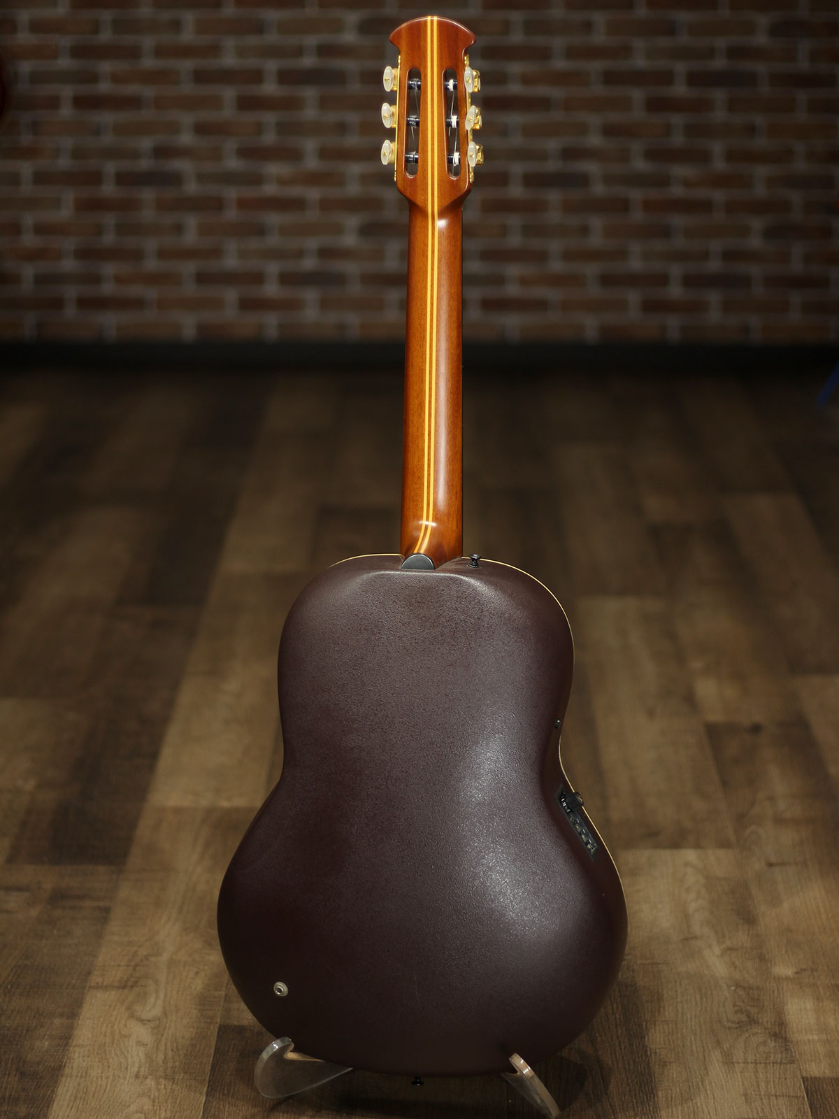 Ovation 1713